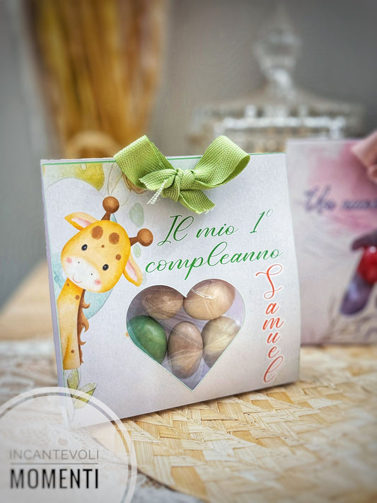 Box con sagoma e 5 confetti